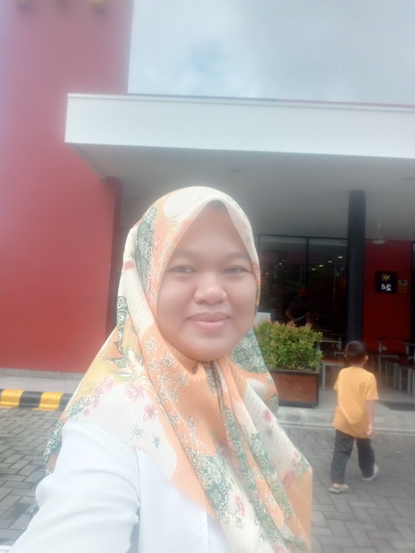 Nur Azizah, S. Pd